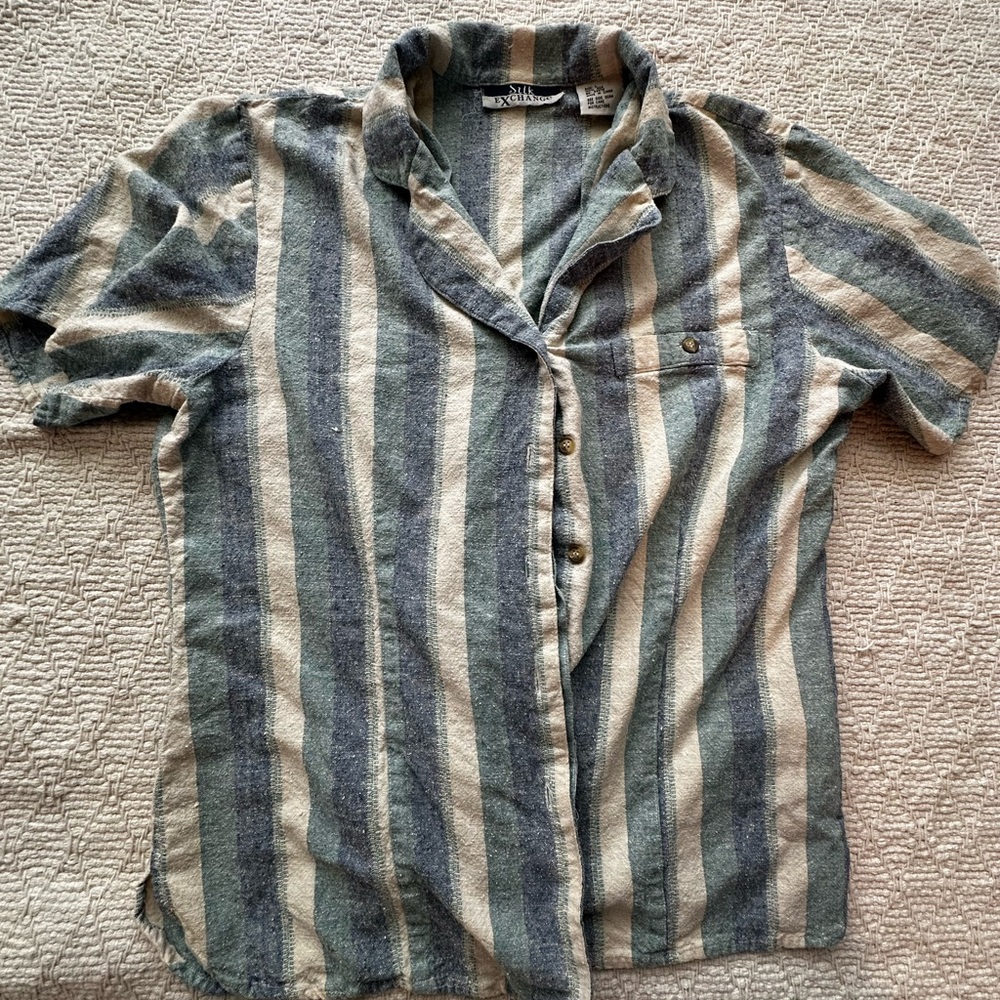EXCHANGE Casual Shirt with Gray and Cream Stripes